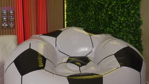 lana_lann online show from June 18, 4:13 am