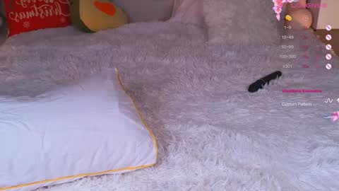 Snapshot of lana_me chatting on December 14, 6:24 am Milana online show from December 14, 6:24 am