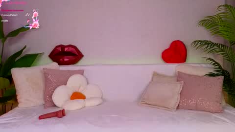 Snapshot of lana_me chatting on September 15, 2:33 am Milana online show from September 15, 2:33 am