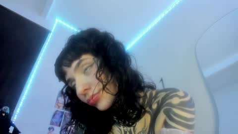 Alana Ferreira online show from December 2, 11:40 pm