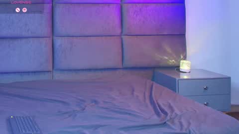 valentino moon online show from May 15, 2:18 am