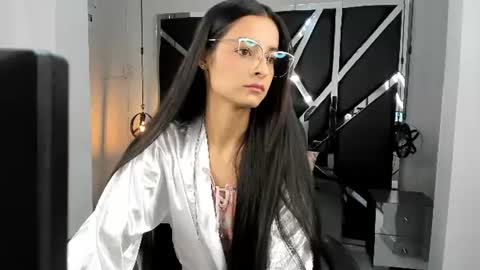 lana_rhoaades online show from June 10, 12:04 pm