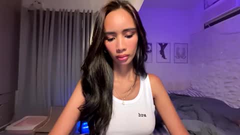 Snapshot of lanadel_hilton chatting on April 6, 1:14 am Lana online show from April 6, 1:14 am