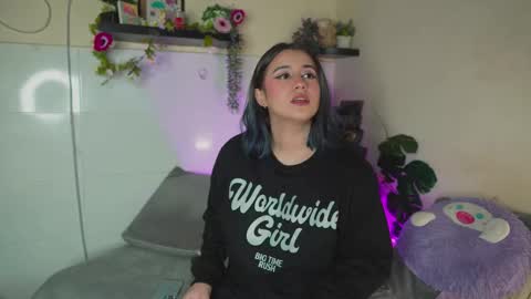 lanaherondale_ online show from March 3, 3:45 am