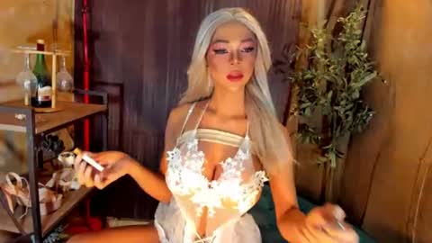 Snapshot of lanajarae chatting on July 18, 11:58 am lanajarae online show from July 18, 11:58 am