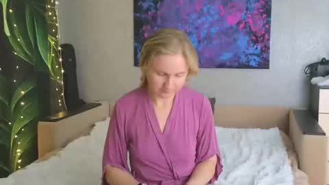 Snapshot of lanavismith chatting on December 19, 6:20 am LanaviSmith online show from December 19, 6:20 am