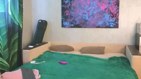 LanaviSmith online show from February 23, 6:44 am