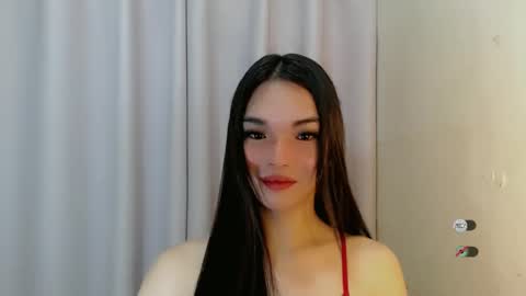 lanawyatt_ online show from December 7, 4:03 pm