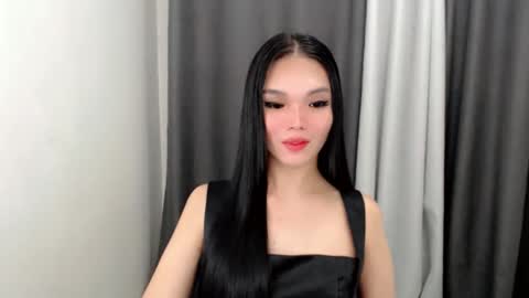 lanawyatt_ online show from November 8, 1:33 pm