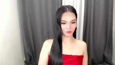 lanawyatt_ online show from December 4, 6:49 pm