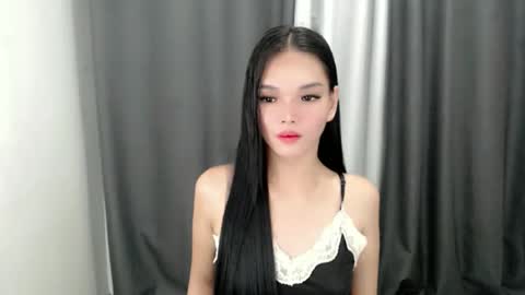 lanawyatt_ online show from March 18, 12:41 pm
