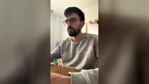 Snapshot of lander920612 chatting on April 1, 8:26 am lander920612 online show from April 1, 8:26 am