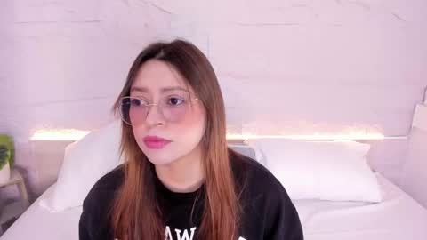 Lanna online show from December 19, 11:50 am