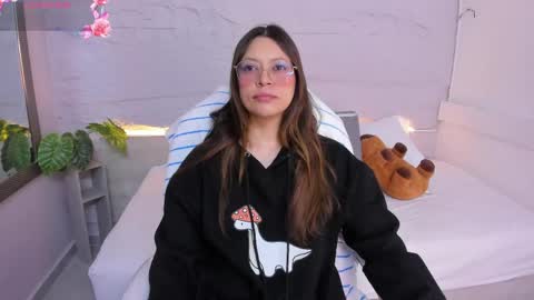 Snapshot of lanna_18_ chatting on April 14, 12:00 pm Lanna online show from April 14, 12:00 pm
