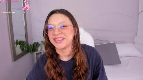 Snapshot of lanna_18_ chatting on May 21, 12:01 pm Lanna online show from May 21, 12:01 pm