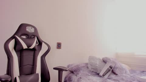Snapshot of lanna_as chatting on February 6, 8:13 pm lanna_as online show from February 6, 8:13 pm