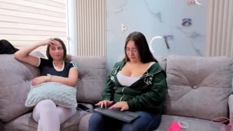 lanna_as online show from May 4, 3:19 pm