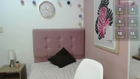 Lanna online show from September 19, 1:23 pm