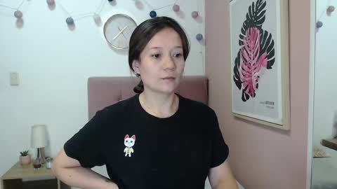 Lanna online show from May 11, 1:17 pm