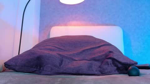 lanna_w online show from May 9, 8:25 pm
