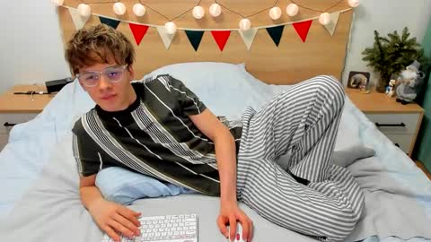 Snapshot of lanny_fandi chatting on January 7, 4:16 pm Fandi online show from January 7, 4:16 pm