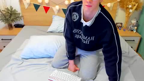 Snapshot of lanny_fandi chatting on January 23, 6:35 pm Fandi online show from January 23, 6:35 pm