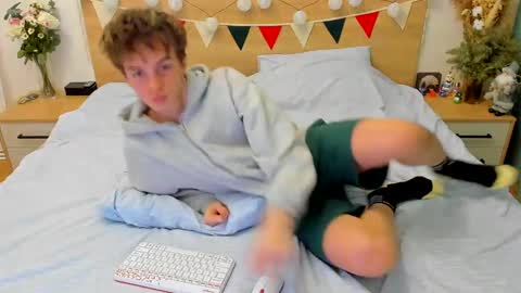 Snapshot of lanny_fandi chatting on February 9, 10:21 pm Fandi online show from February 9, 10:21 pm