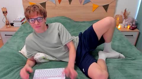 Snapshot of lanny_fandi chatting on September 28, 11:15 am Fandi online show from September 28, 11:15 am