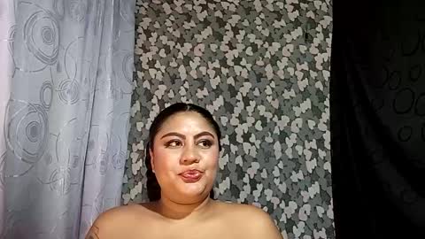 lapeligrosa_ online show from April 29, 5:30 pm