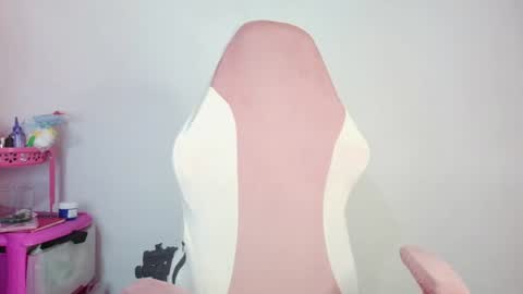 Snapshot of lara_aisha chatting on June 15, 10:34 pm LARA online show from June 15, 10:34 pm