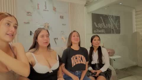 lara_as online show from October 31, 2:29 pm