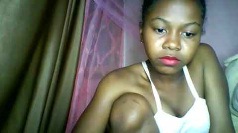 lara_belle online show from April 28, 10:26 pm