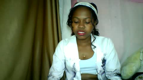 lara_belle online show from May 9, 9:53 pm
