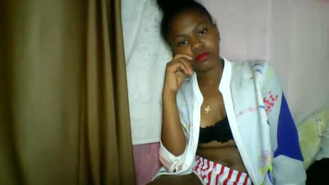 lara_belle online show from May 15, 11:23 pm