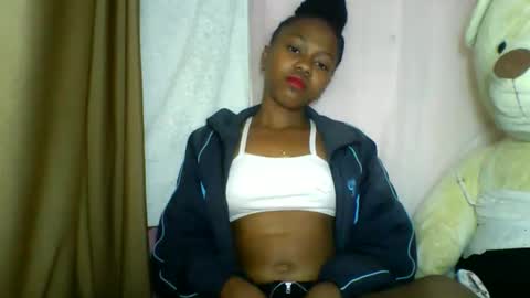 lara_belle online show from May 19, 2:18 am
