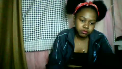 Snapshot of lara_belle chatting on July 3, 4:35 pm lara_belle online show from July 3, 4:35 pm