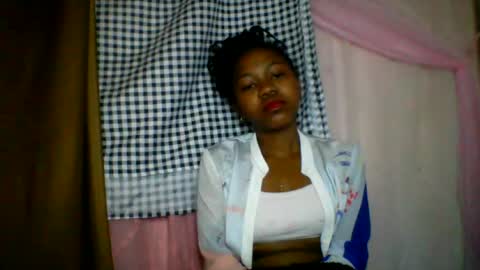 Snapshot of lara_belle chatting on July 11, 3:09 am lara_belle online show from July 11, 3:09 am