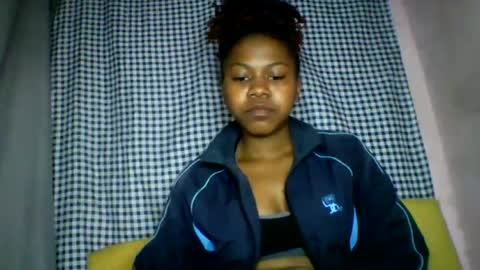 Snapshot of lara_belle chatting on July 28, 6:31 pm lara_belle online show from July 28, 6:31 pm