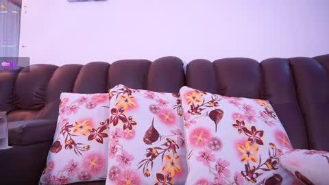 Hello Guys I am Lara Giraldo  WELCOME To my room online show from November 21, 12:43 am