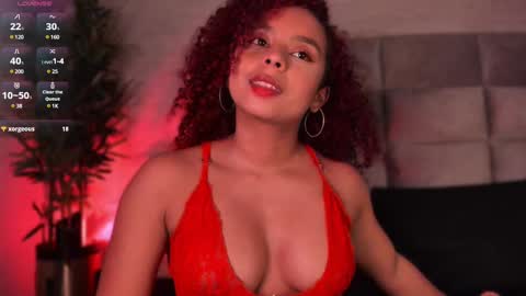 Snapshot of lara_jones_ chatting on February 15, 7:27 am Lara online show from February 15, 7:27 am