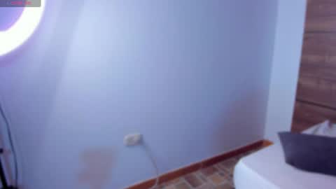 Snapshot of lara_petit chatting on July 11, 10:55 pm Lara Petit online show from July 11, 10:55 pm
