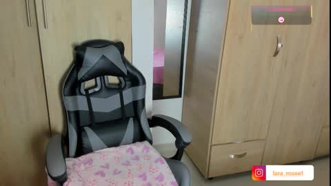 Snapshot of lara_rose1 chatting on January 16, 7:34 am LARA ROSE online show from January 16, 7:34 am