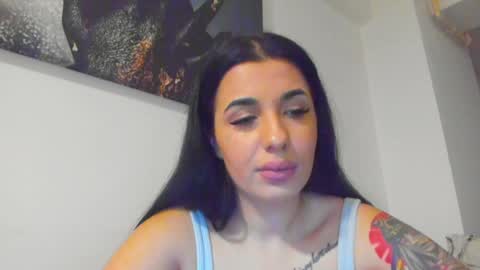 Snapshot of lara_squirtx chatting on January 10, 2:35 am Lara online show from January 10, 2:35 am
