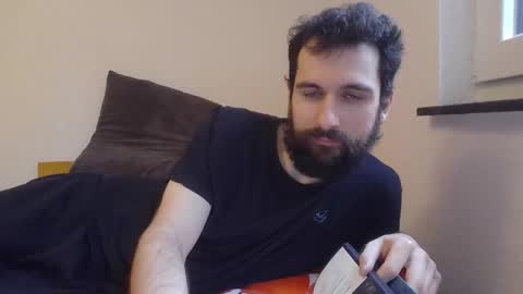 laraaan online show from February 14, 12:46 pm