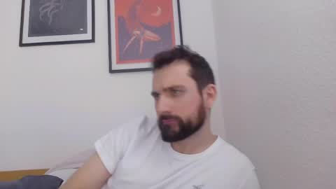 laraaan online show from March 27, 12:05 pm