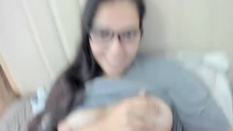 lara online show from November 28, 3:04 pm