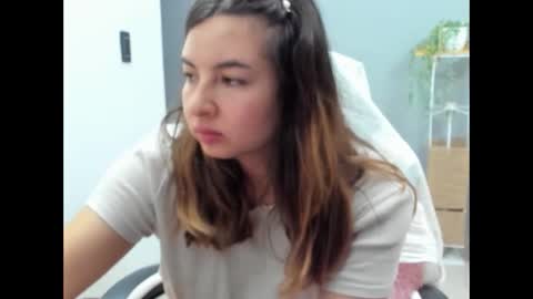 Lara online show from June 1, 3:30 am