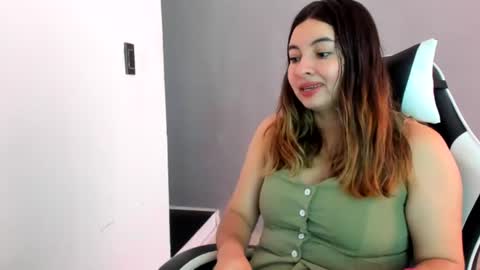 Snapshot of laracat18 chatting on July 21, 4:31 pm Lara online show from July 21, 4:31 pm