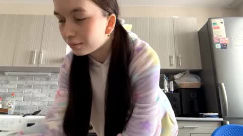 Snapshot of larainerothmiller chatting on March 6, 7:38 am lara online show from March 6, 7:38 am