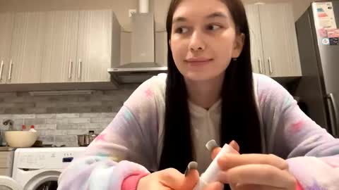 Snapshot of larainerothmiller chatting on March 11, 9:32 pm lara online show from March 11, 9:32 pm